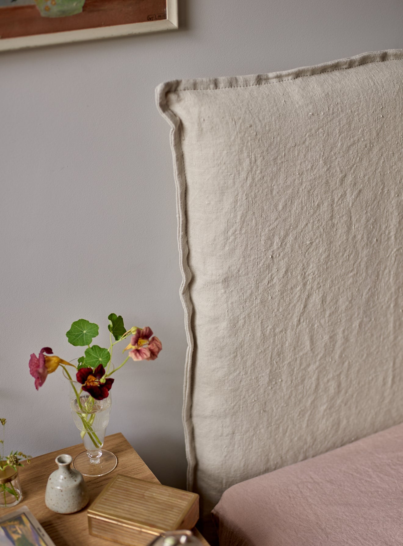 Mila Bed, Plaster Pink Linen