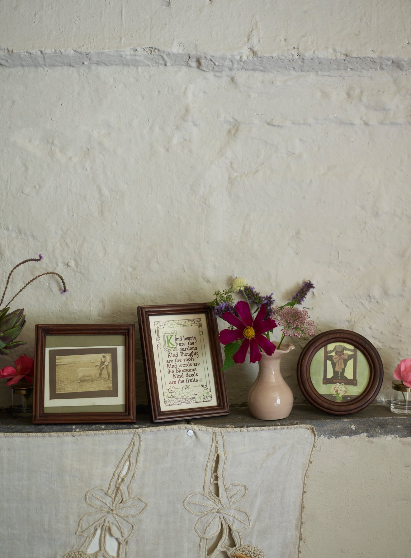 Emery Oak Picture frame, Round