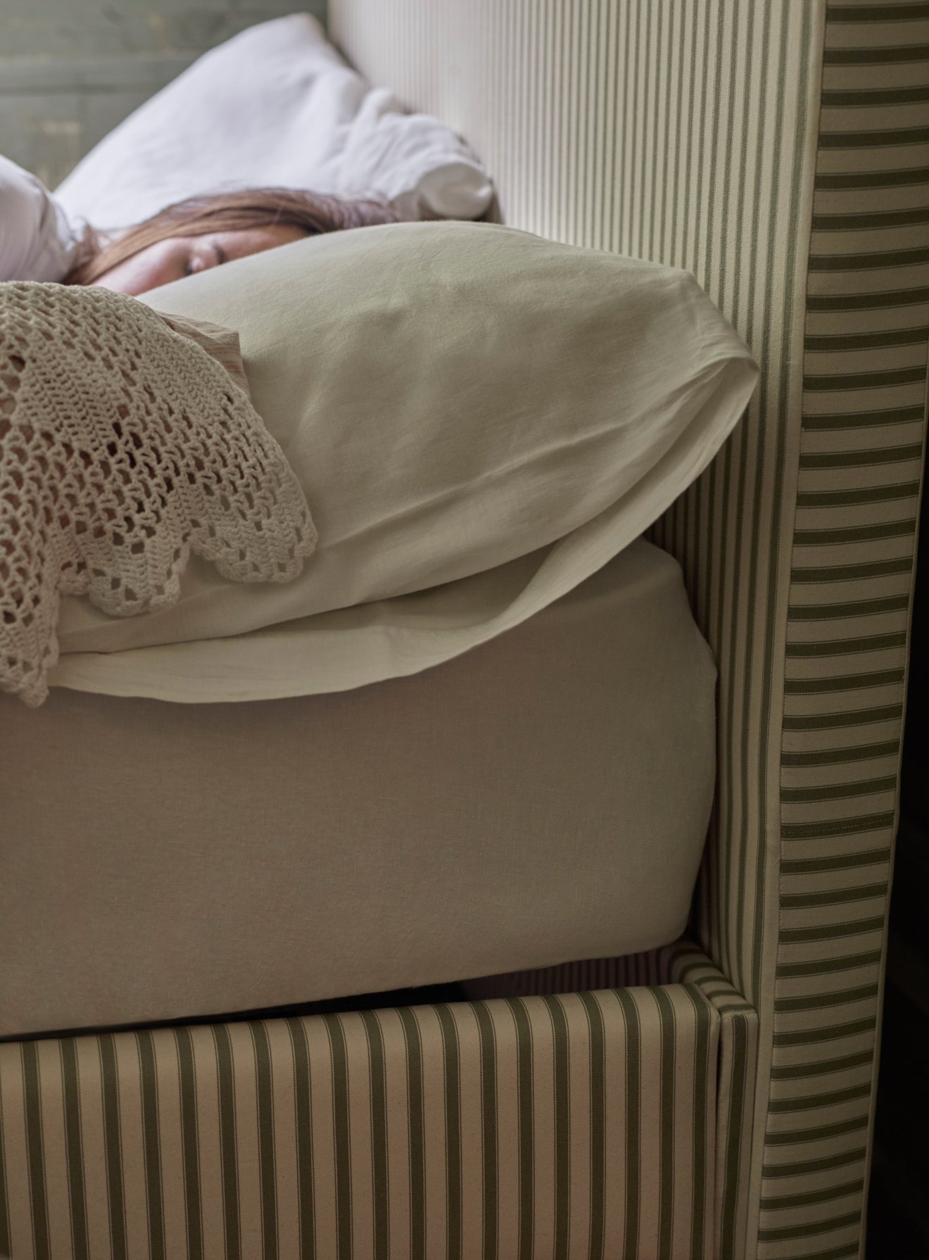 Sloane Bed, Sage Stripe