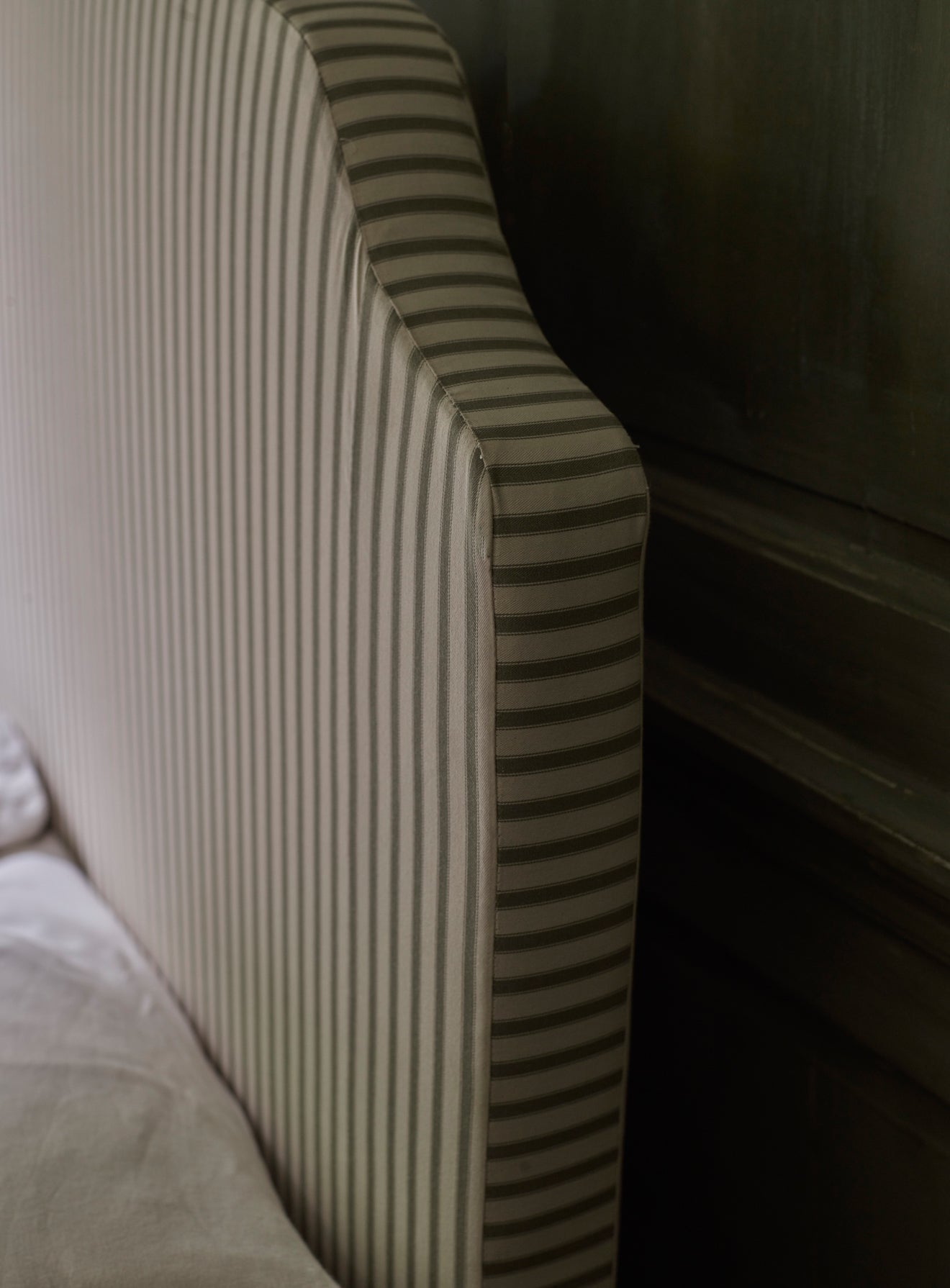 Sloane Bed, Sage Stripe