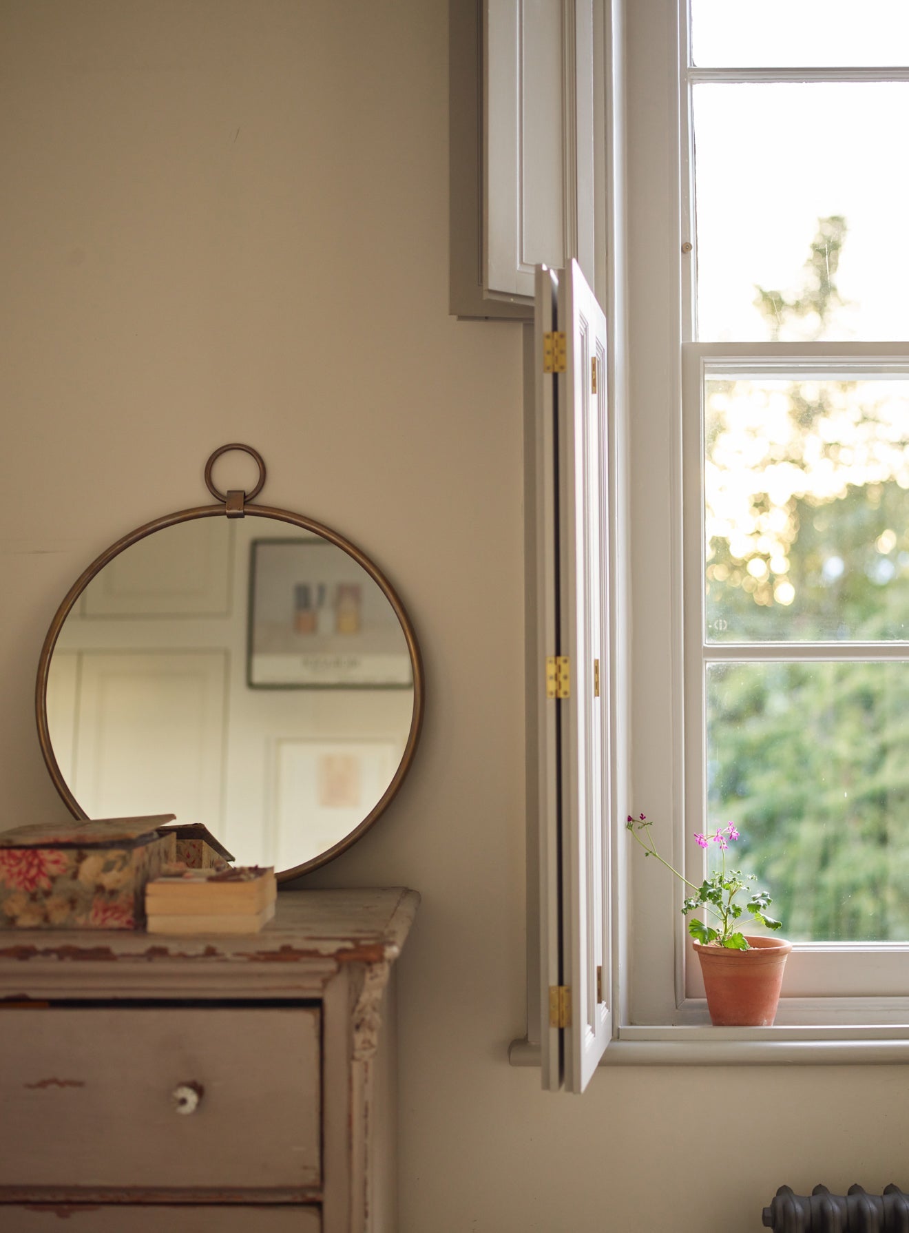 Indar Hanging Mirror, Brass