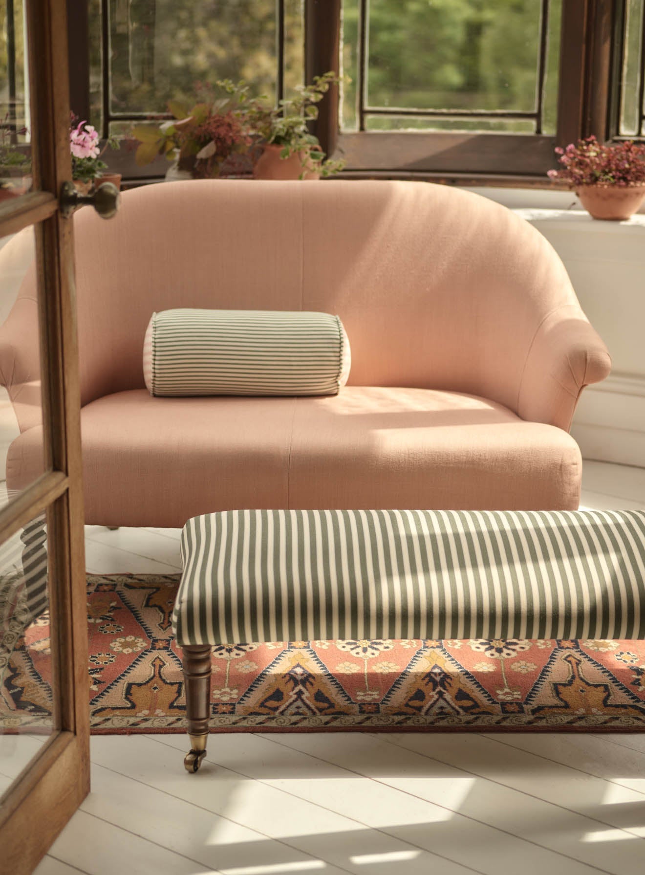 Clandon Sofa, Plaster Pink Linen