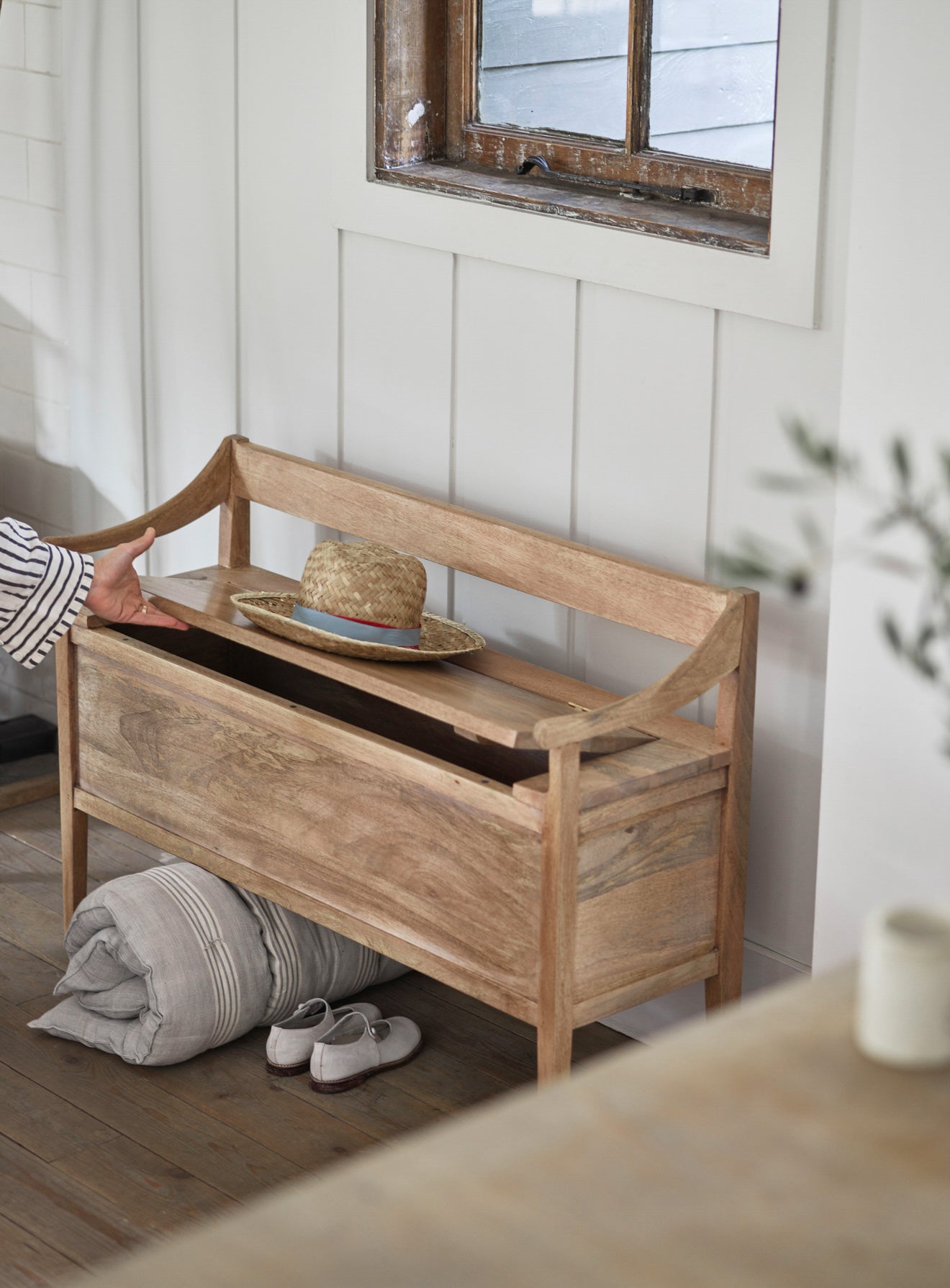 Hanson Storage Bench